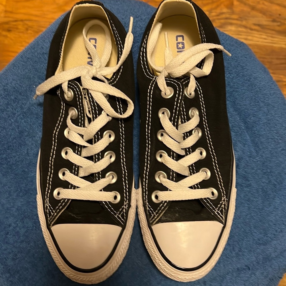 Converse size 7